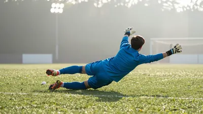 Southend United will be without goalkeeper Joe Duncan and defender Dan Cox for three National League matches after they...