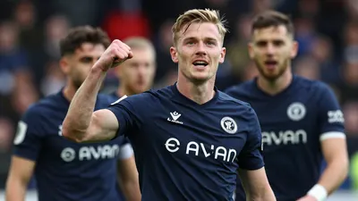 Southend United crush Aveley 4-0 in final pre-season test