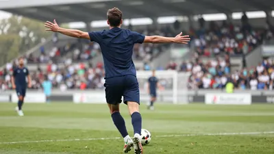 Southend United scored six first-half goals for the first time in their history in a 6-1 away win at Gateshead, with Sam...