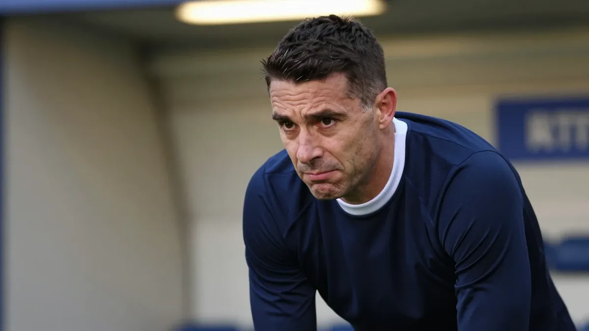 Southend United moved to the top of the National League with a 3-1 victory over Solihull Moors, but manager Kieron Dyer...